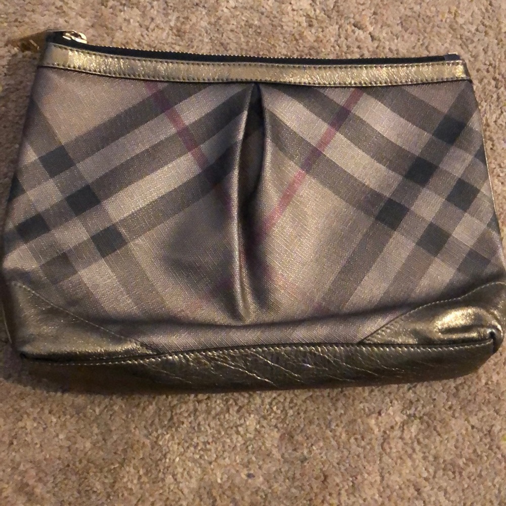 Burberry clutch